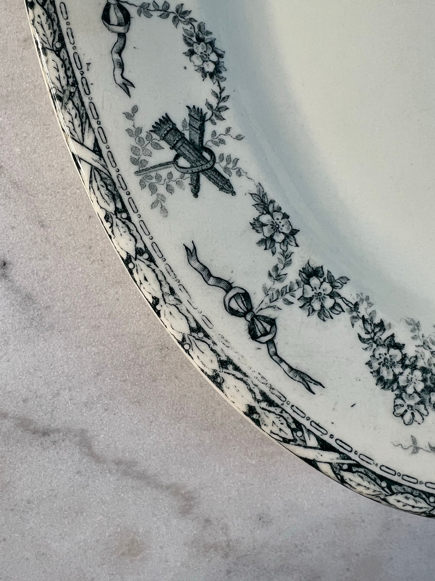 Grand plat ovale en terre de fer 41x27cm