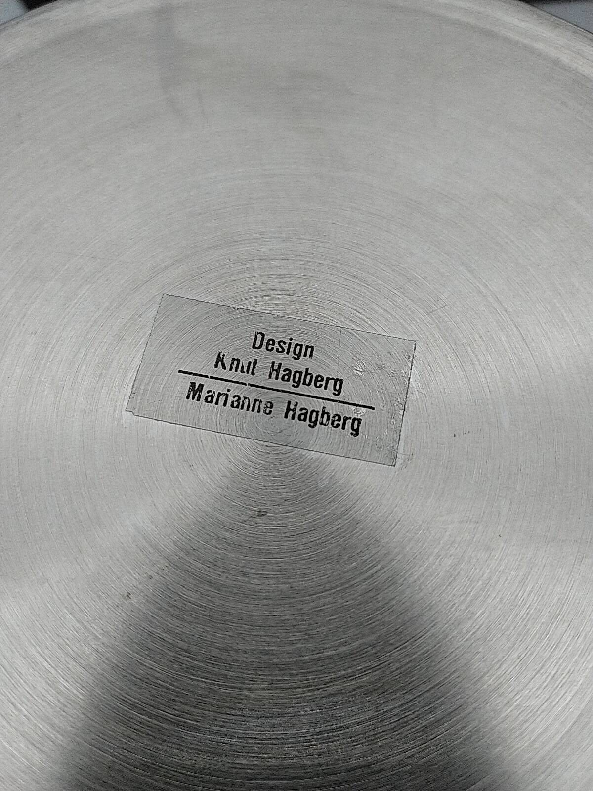 Ice bucket by Knut and Marianne Hagberg.