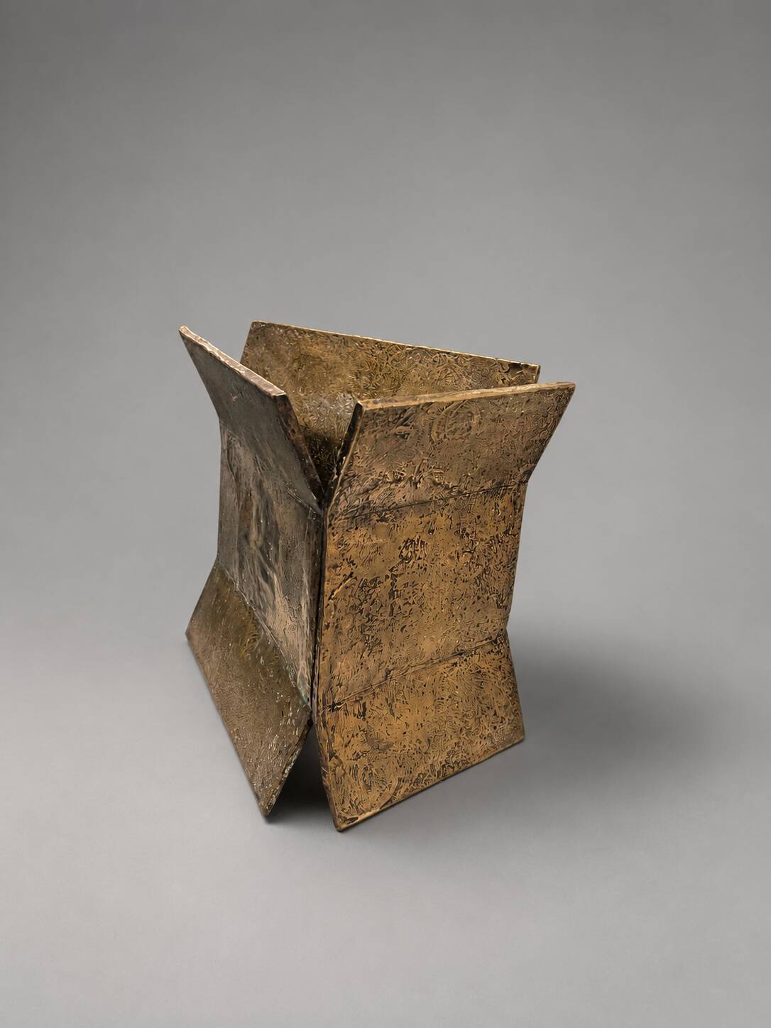 Modernist abstract bronze sculpture signed by María Simón Padrós.