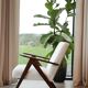 Fauteuil en tissu bouclette blanc et bois, milieu XXème