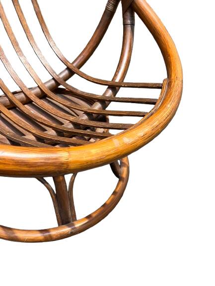 Rotating rattan armchair