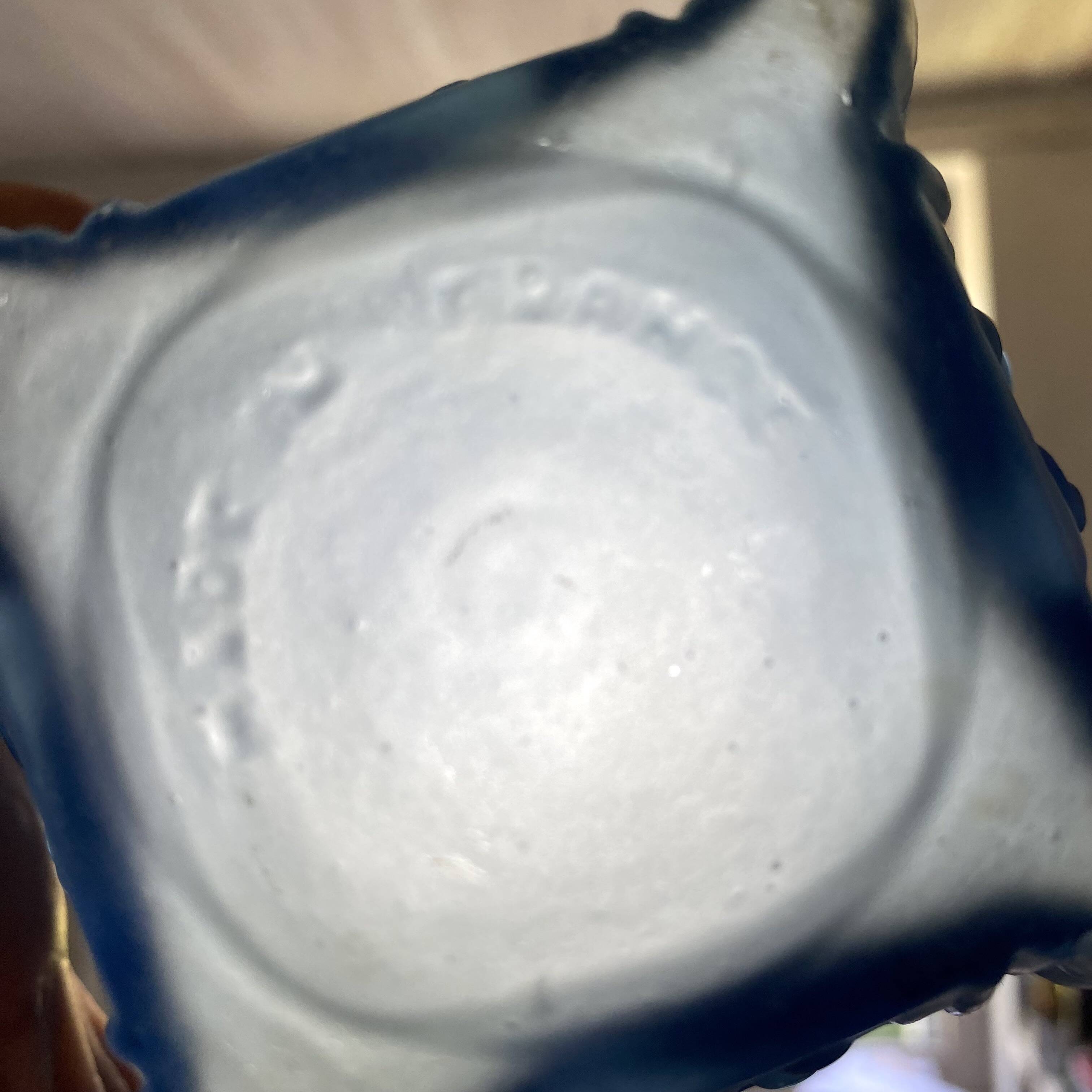 Art Deco vase in blue frosted glass 19 cm