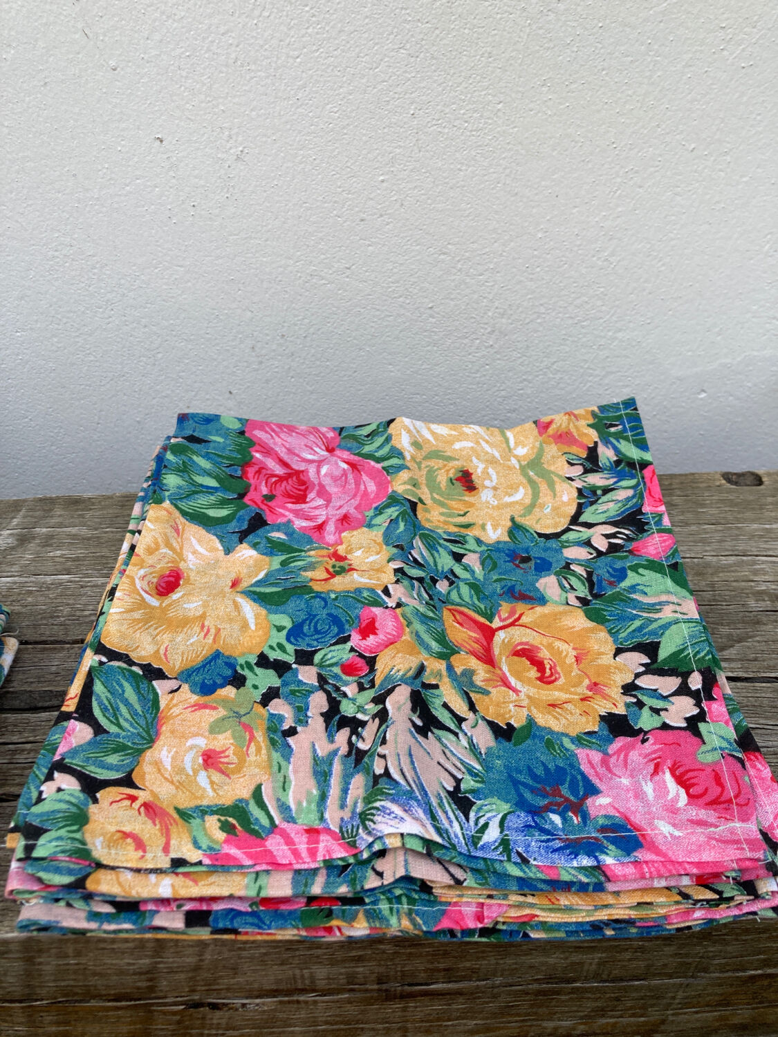 12 napkins table fabric with flowers vintage 1970