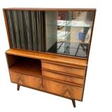 Buffet Jitona U-372/386 - design de Bohumil Landsman & Hubert Nepožitek