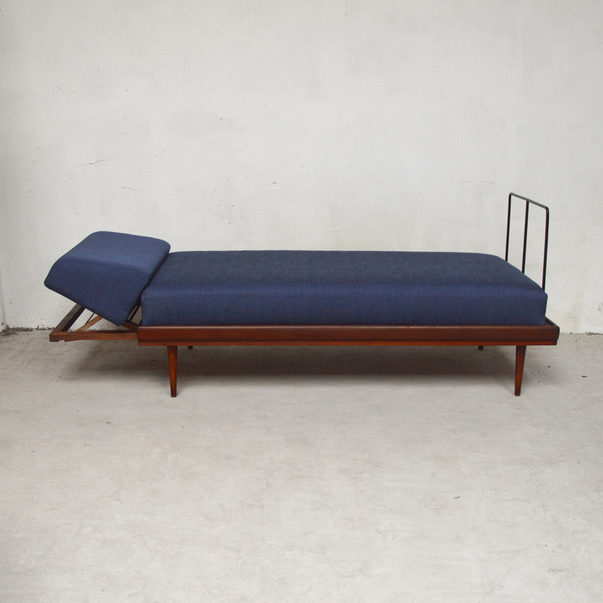 Restored daybed by Wilhelm Knoll 1950