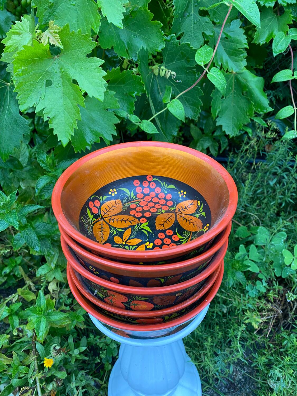 Russian folk art bowls