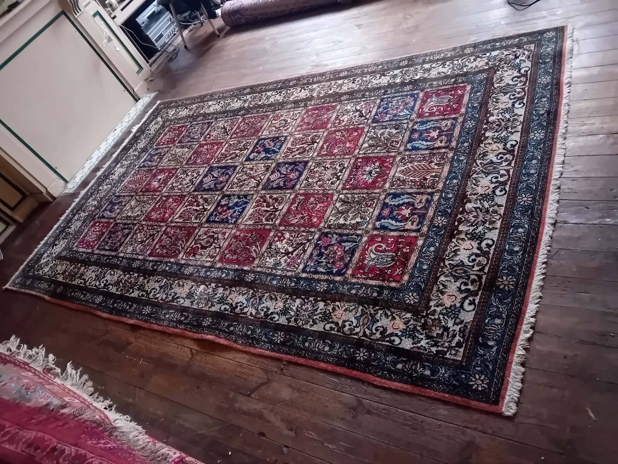 Handmade Bachtiar Persian rug 323x195cm