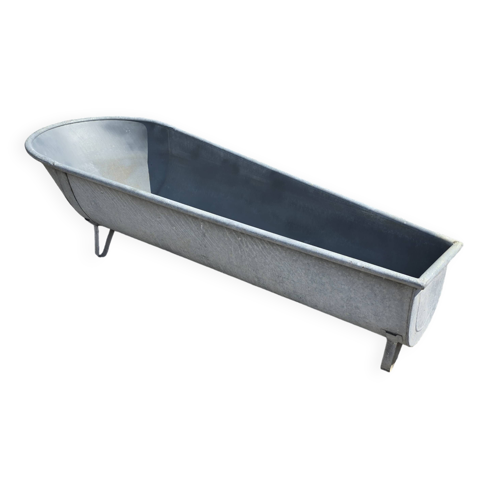 Zinc bathtub