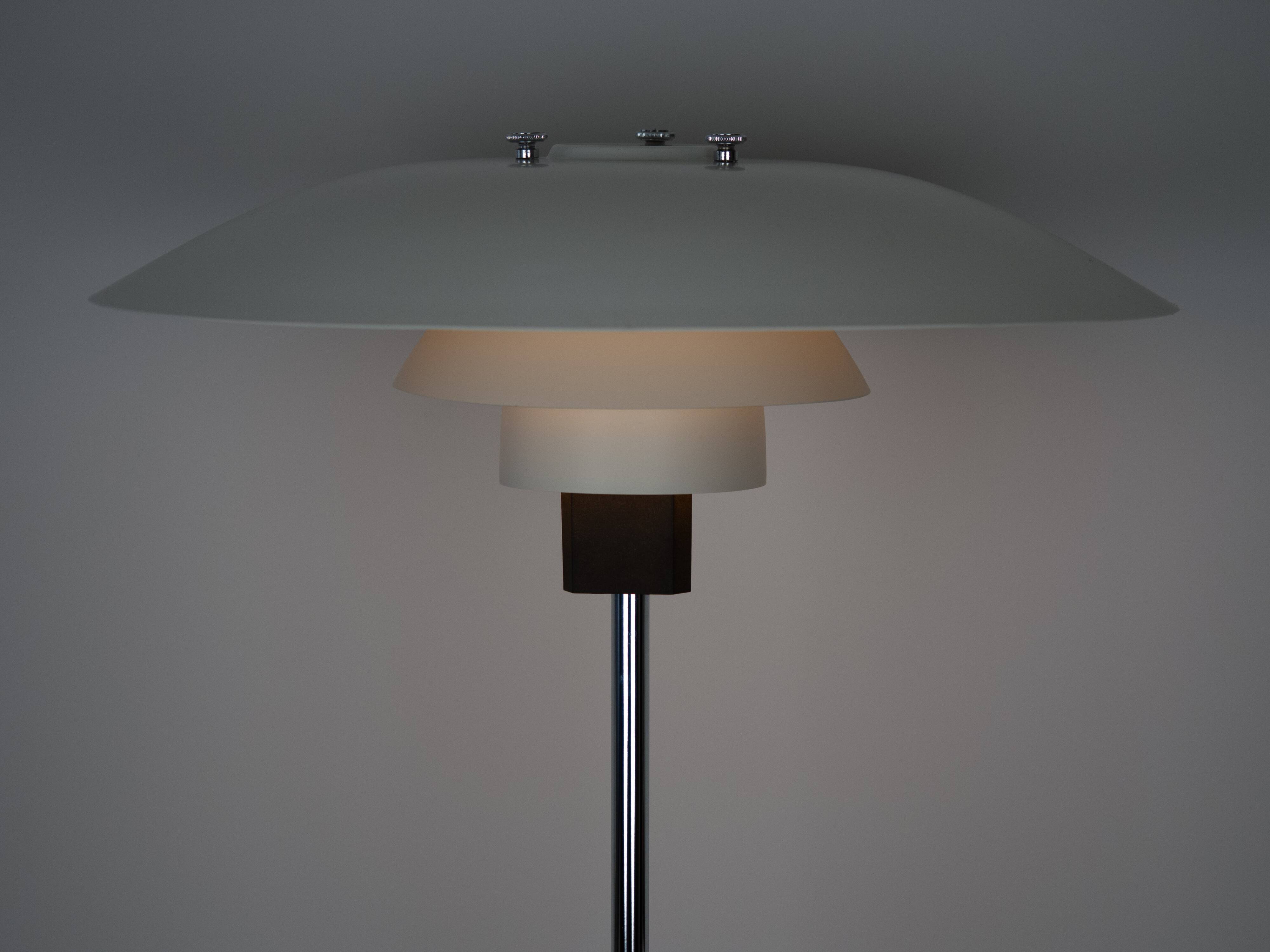 Lampe de table vintage danoise PH 4/3 par Poul Henningsen, Louis Poulsen, 1966