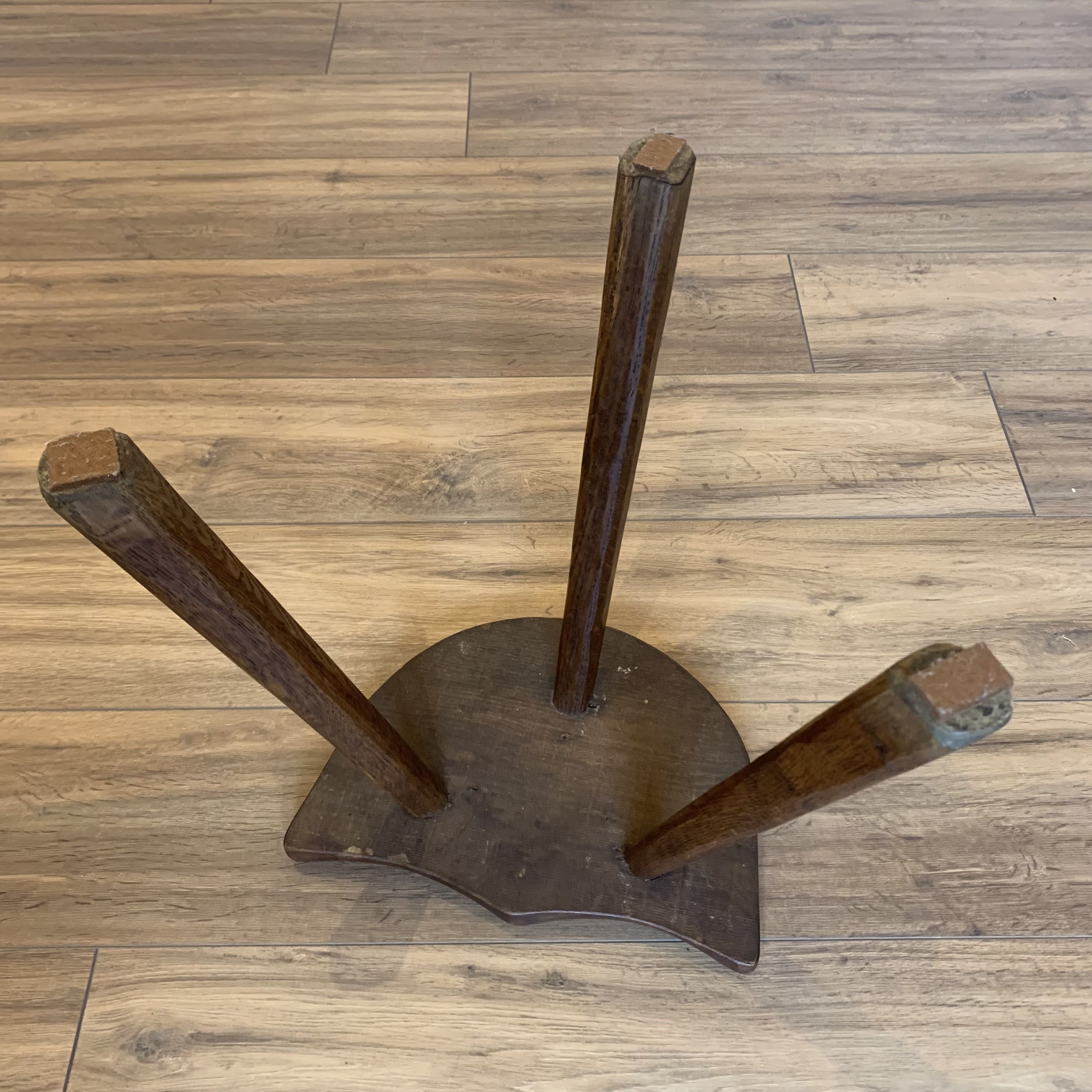Tripod stool