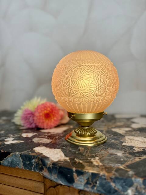 Art Deco lamp in pink glass with floral decoration