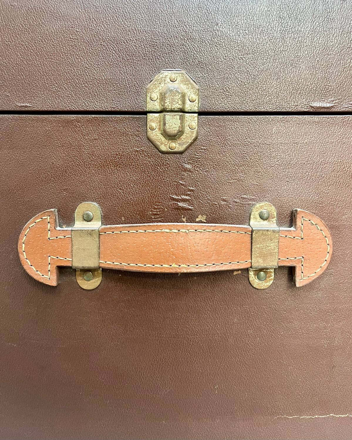 Circled travel trunk