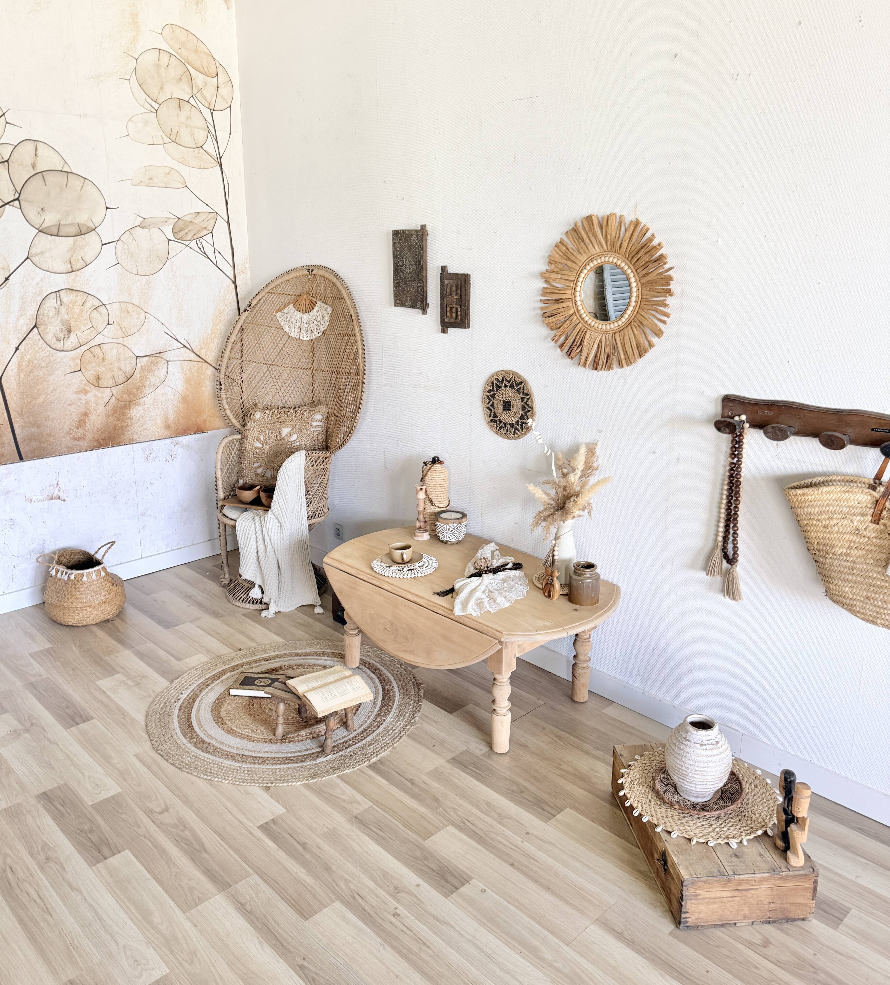 Folding coffee table