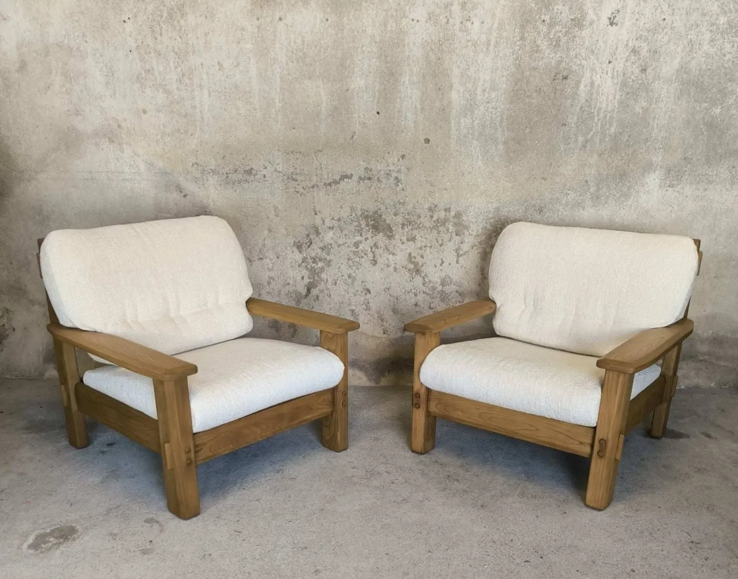 Paire de fauteuils vintage en orme massif