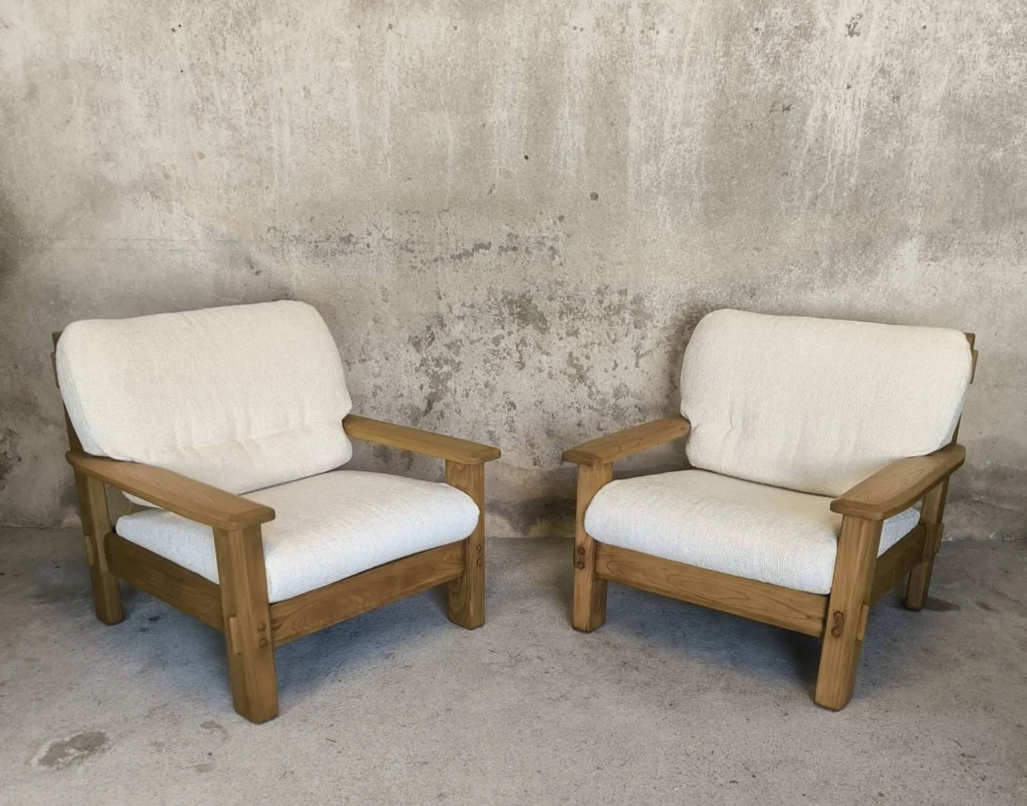 Paire de fauteuils vintage en orme massif