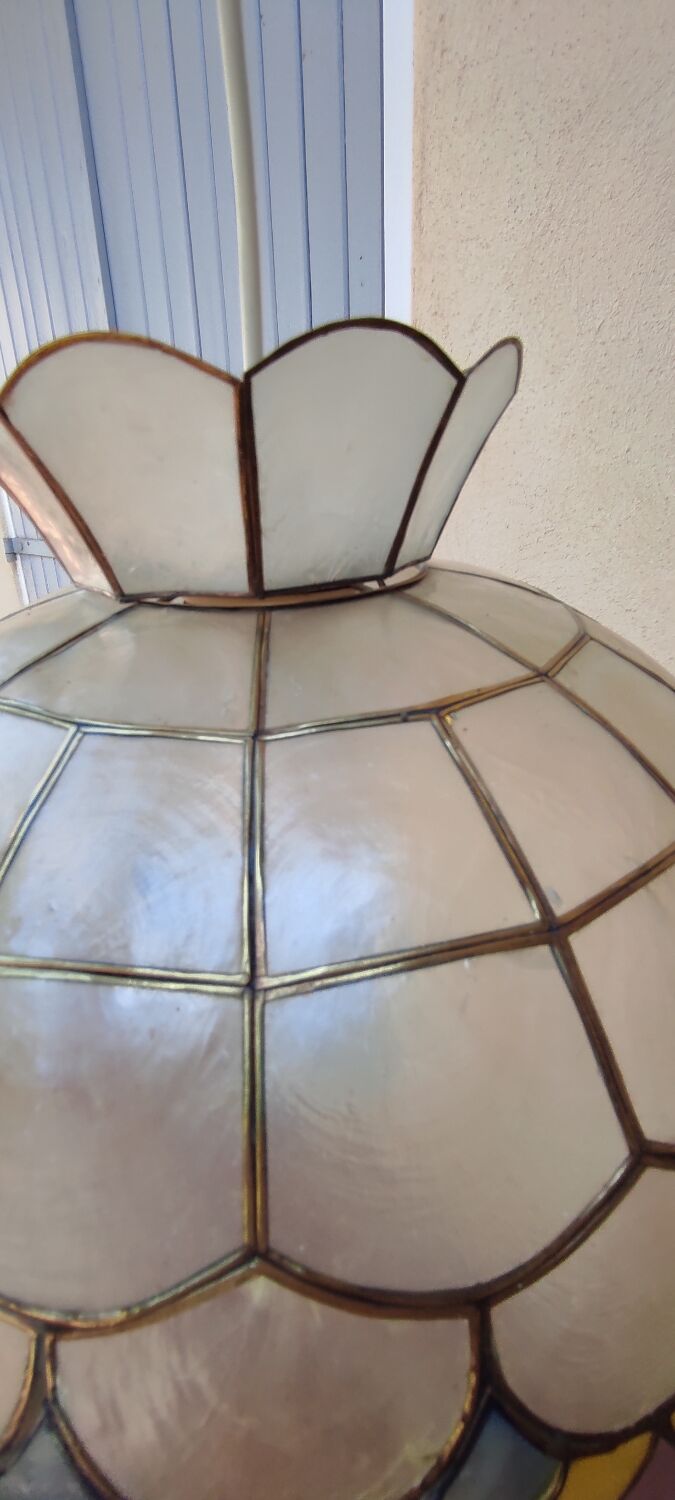 Mother-of-pearl luster