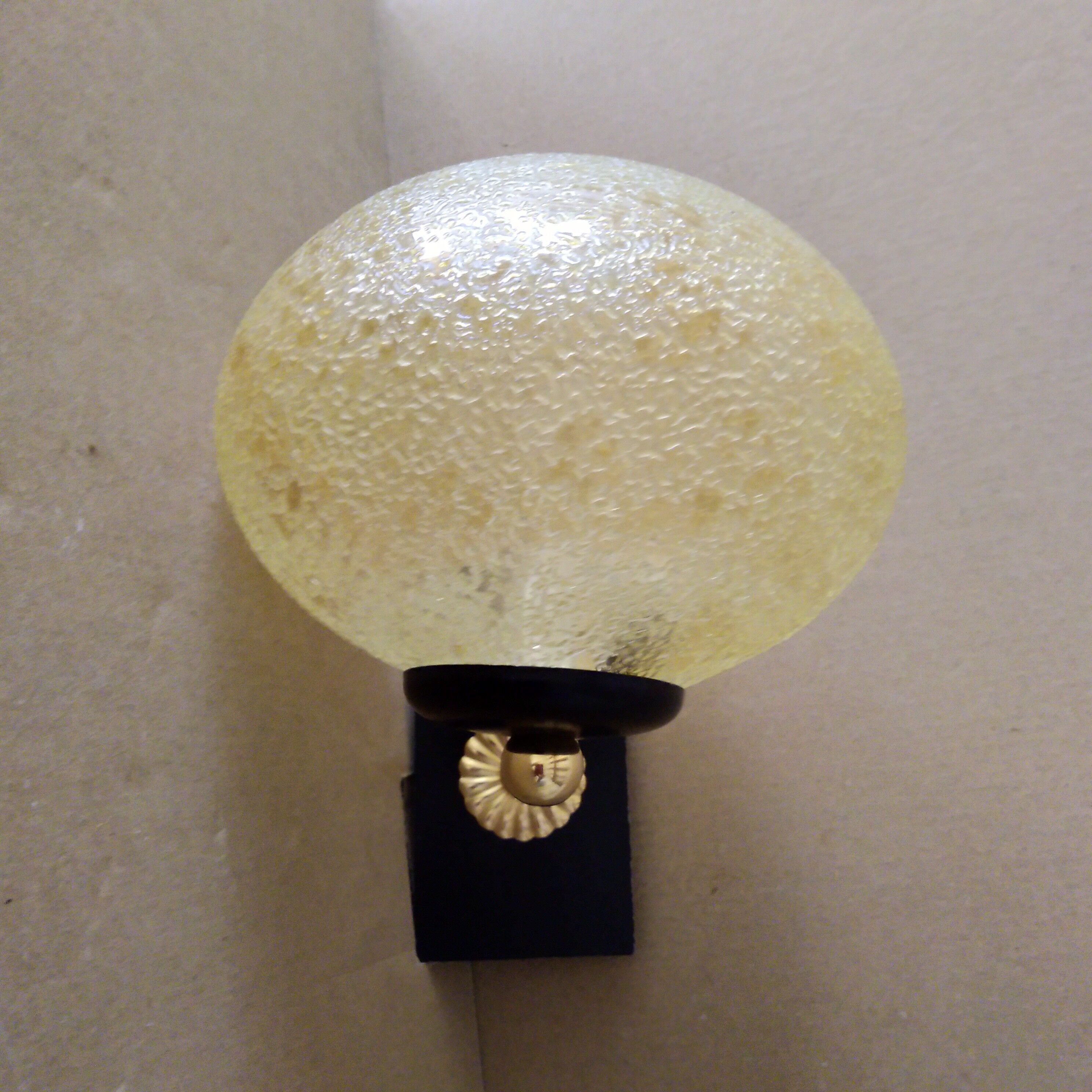 Walled glass bulled 1950