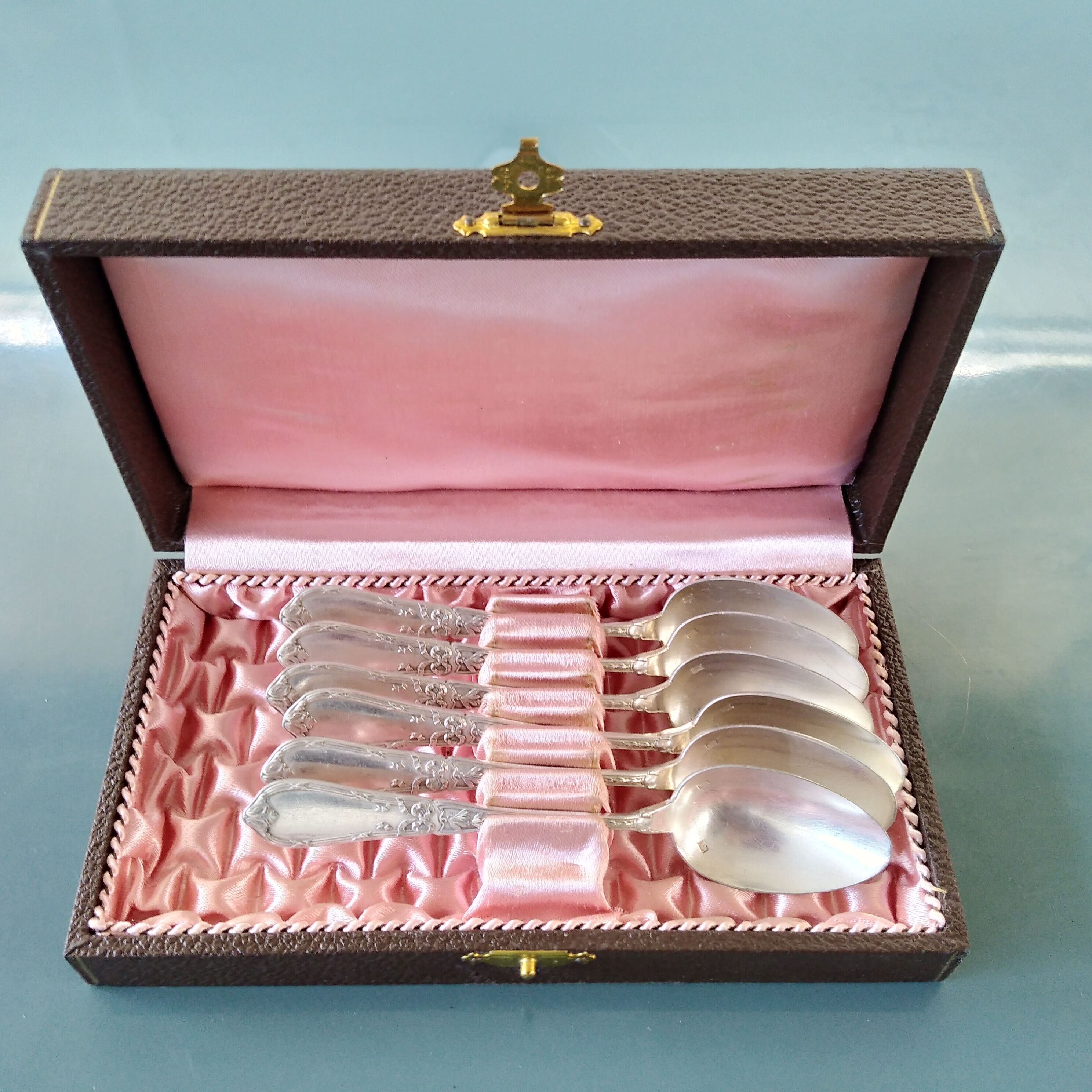 Silver metal teaspoons