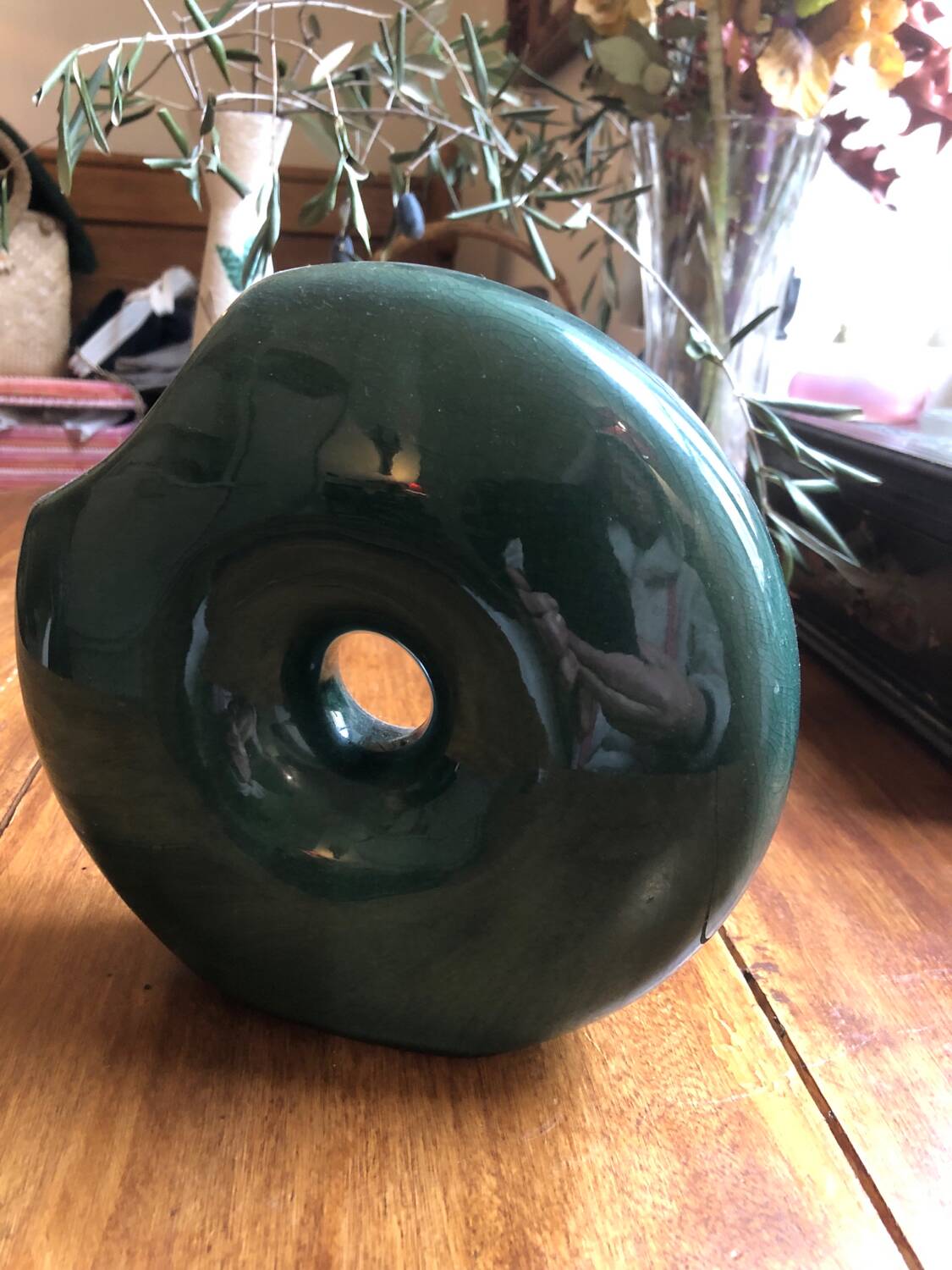 Cracked snail vase