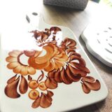 Ensemble en céramique d'un dessous de plat et d'une planche à découper vintage