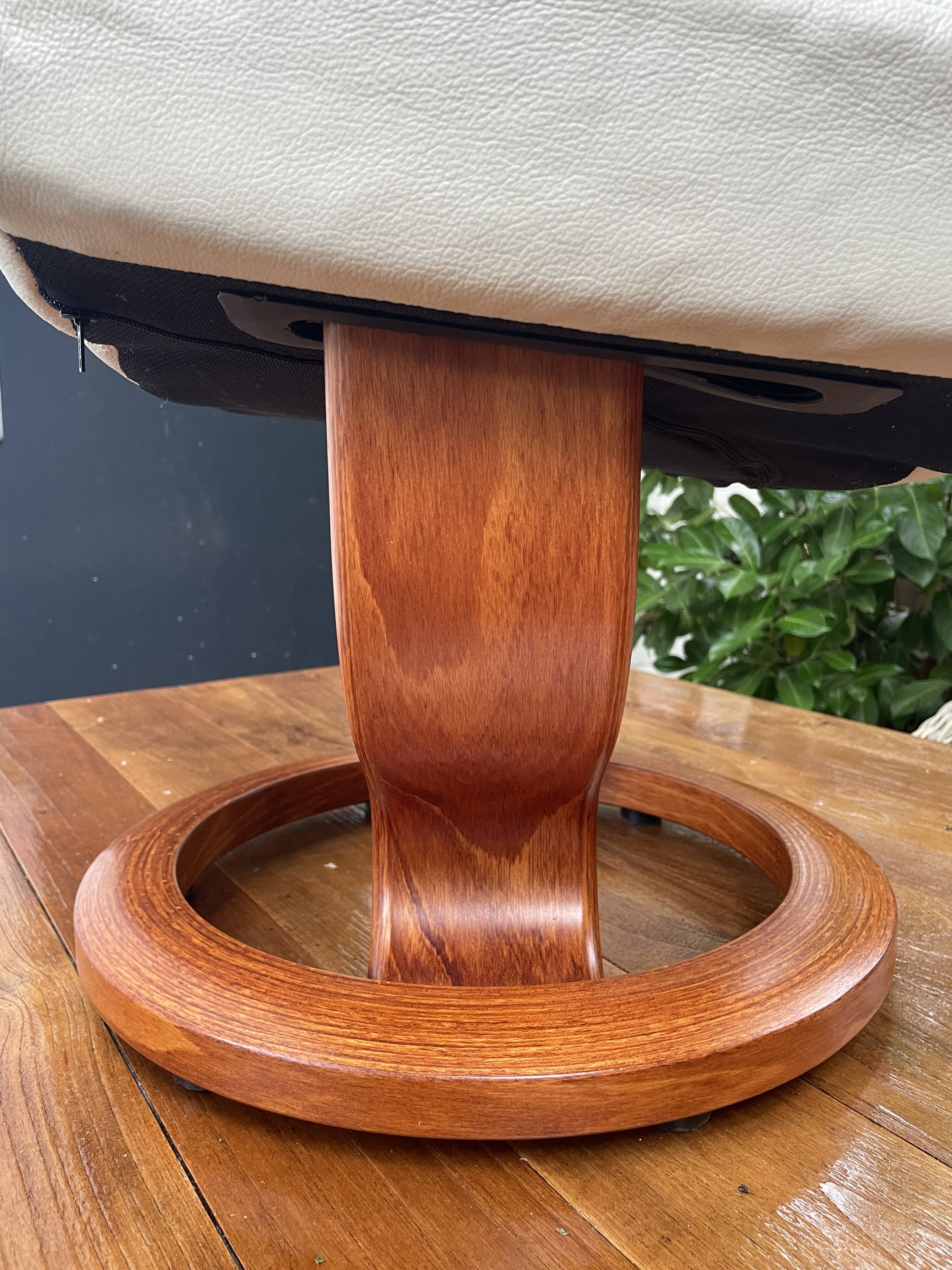 Pouf en cuir Ekornes Stressless