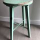 Tabouret d'atelier patiné