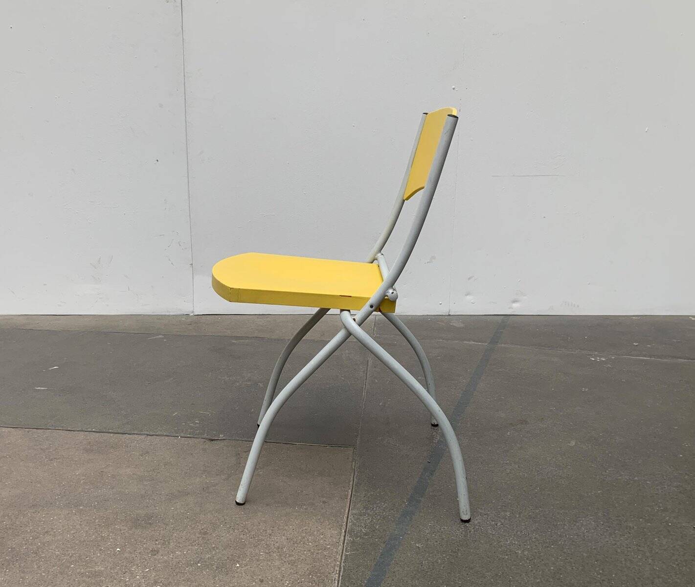 Vintage Italian folding chair by Fly Line