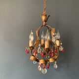 Lustre ancien en tôle dorée et pampilles de cristal rouge et blanc, 1900