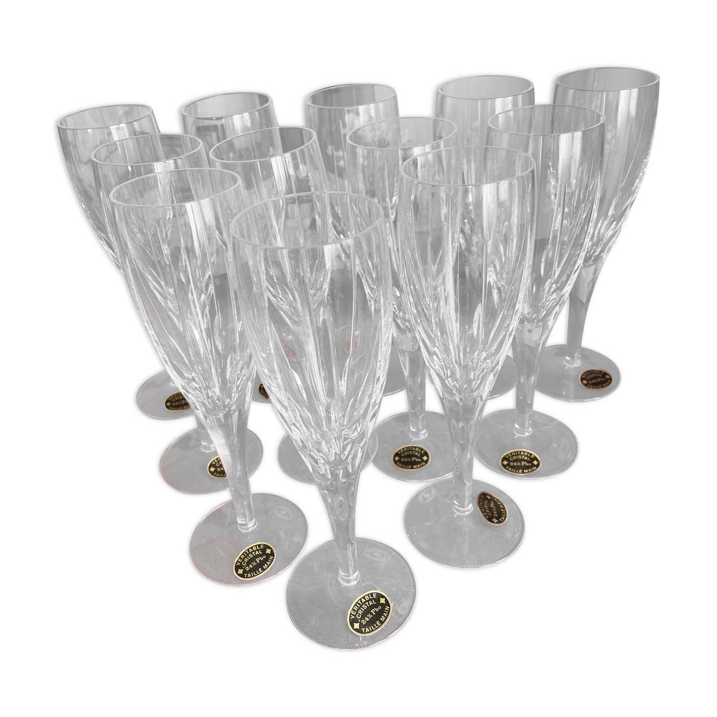 Hand-cut crystal champagne flutes