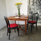 Table en  chêne doré, art nouveau