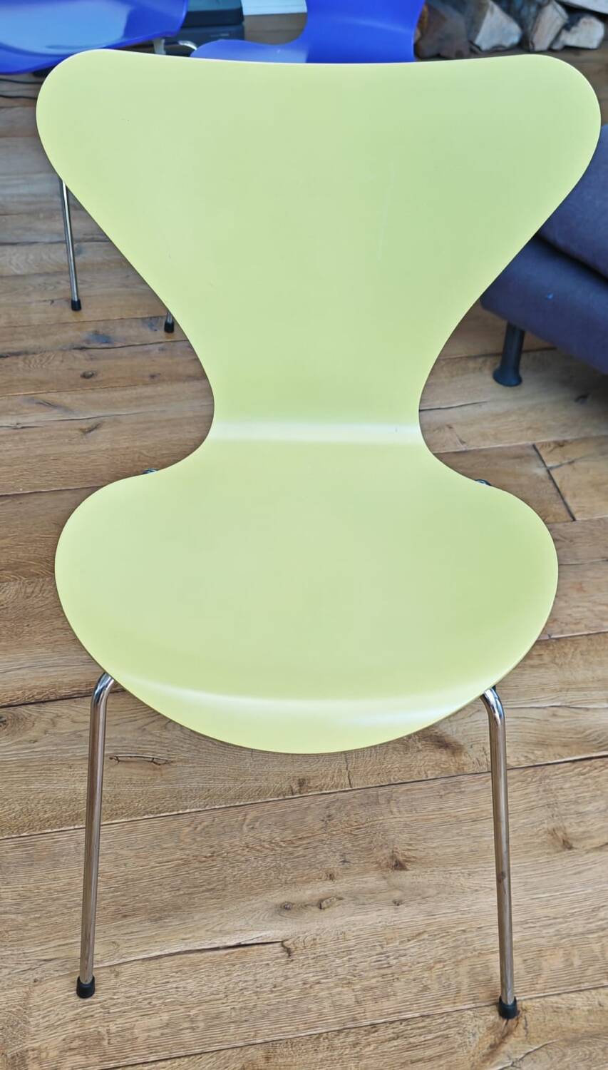 Fritz Hansen Series 7