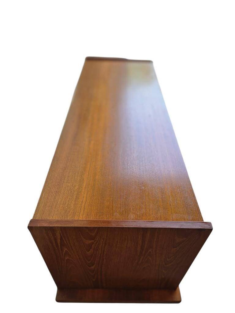 Vintage low cabinet / TV cabinet / low sideboard