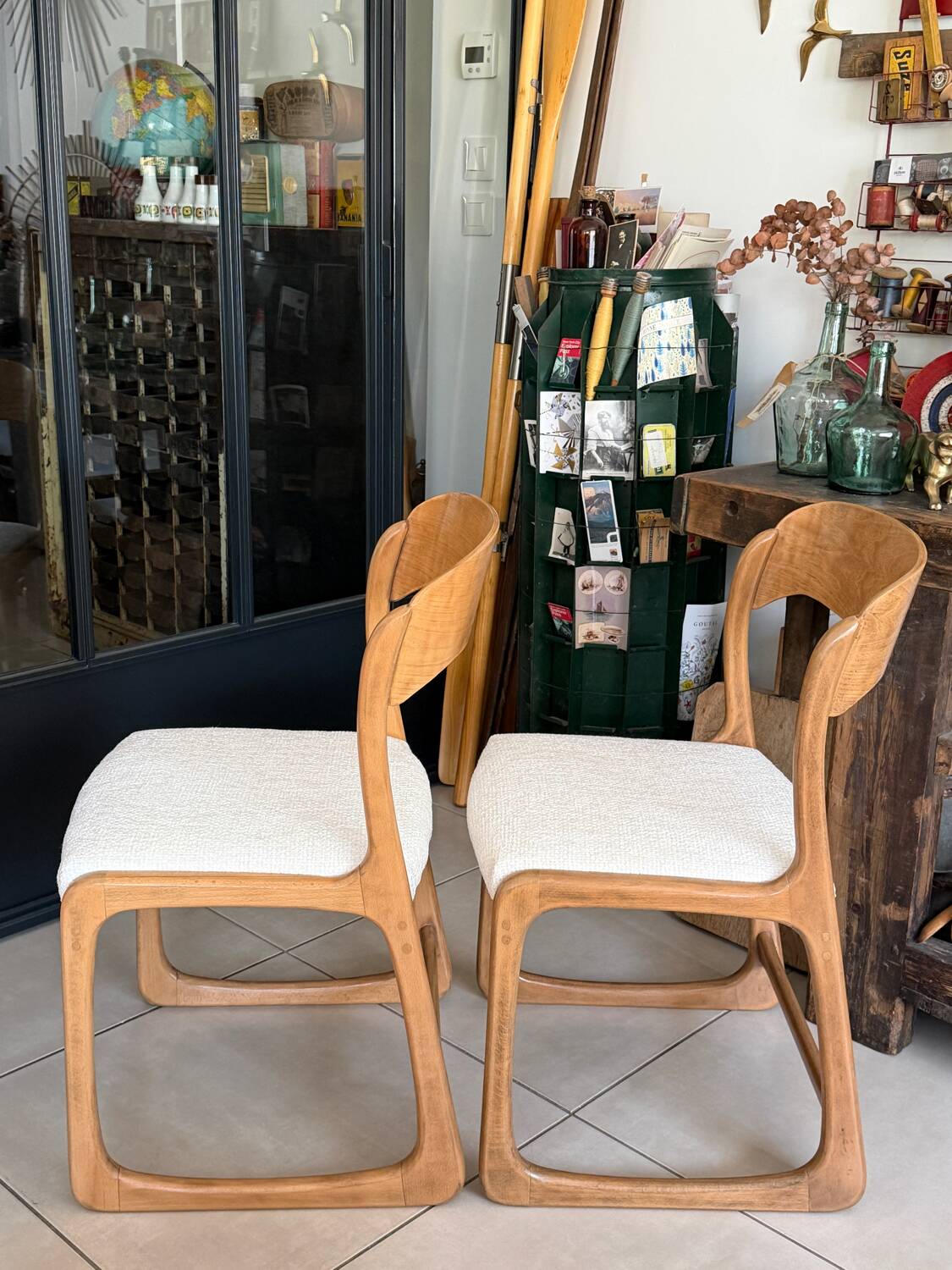 Ancienne paire de chaises Baumann traîneau vintage