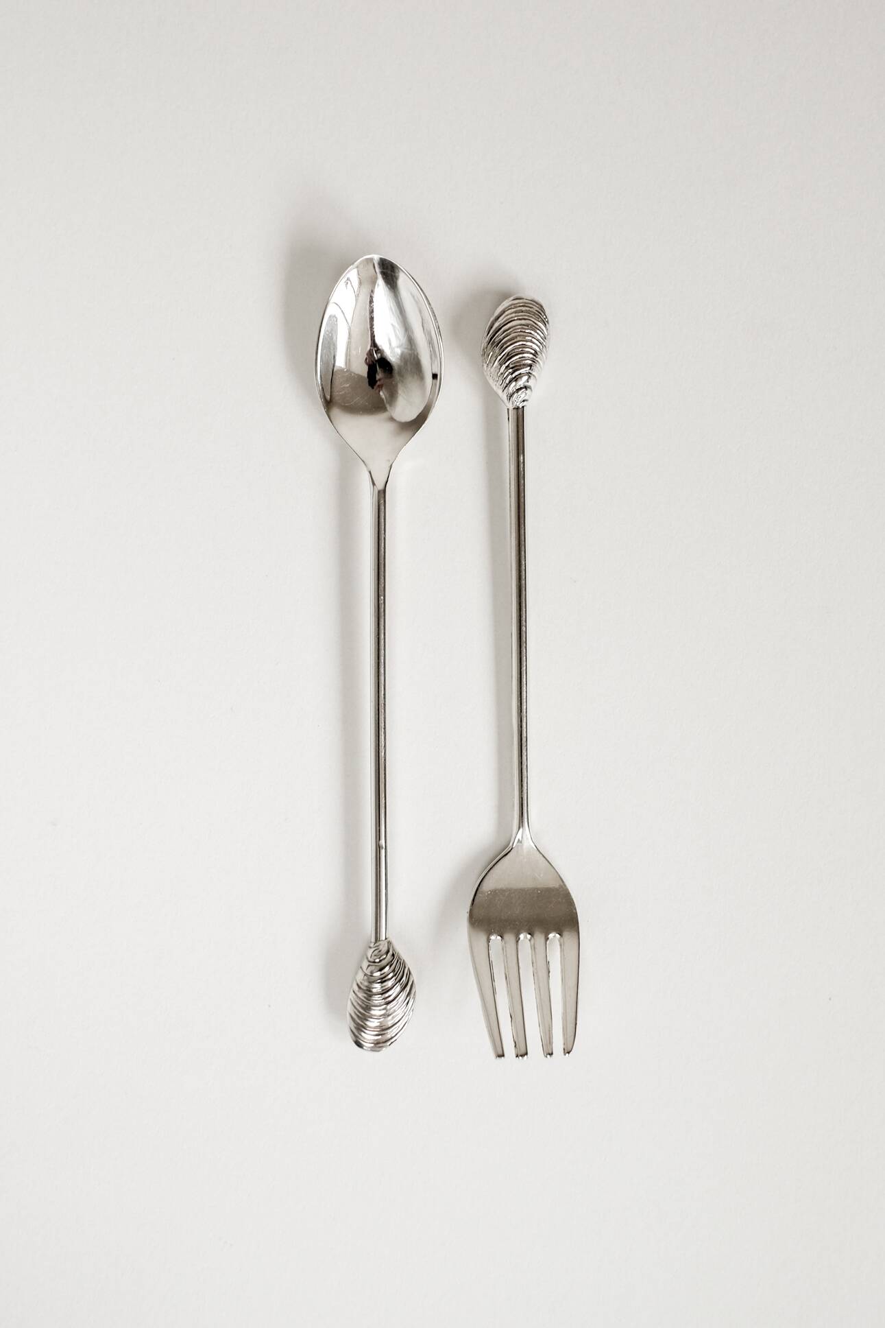 Silver-plated shell cutlery set
