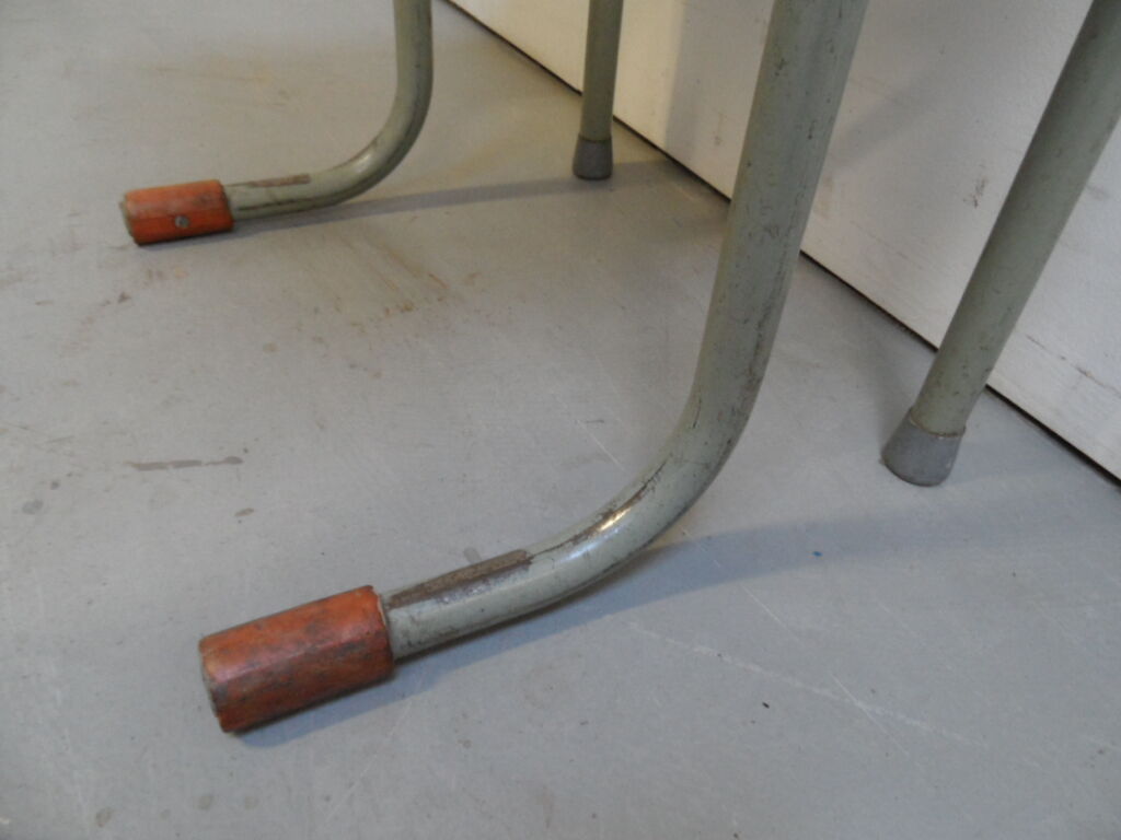 Pupitre d’école vintage des années 1960