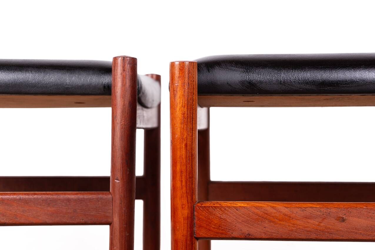 4 Tabourets Danois en teck et cuir noir modèle 40 par Hugo Farndsen 1960.