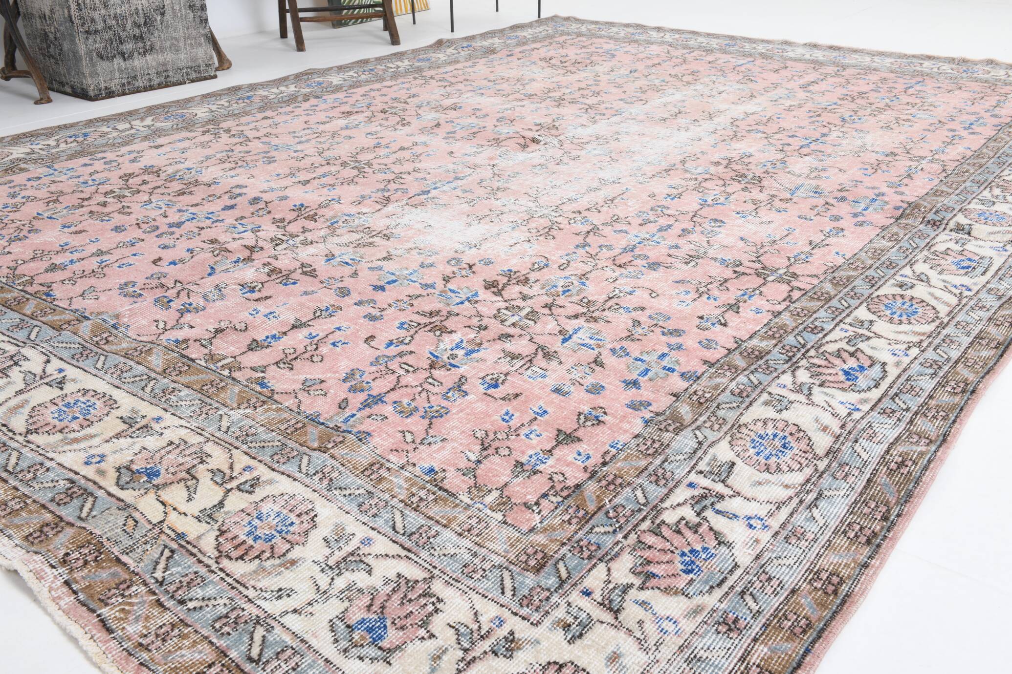 8x11 Blush Pink Oversize Persian Rug, 247x349Cm