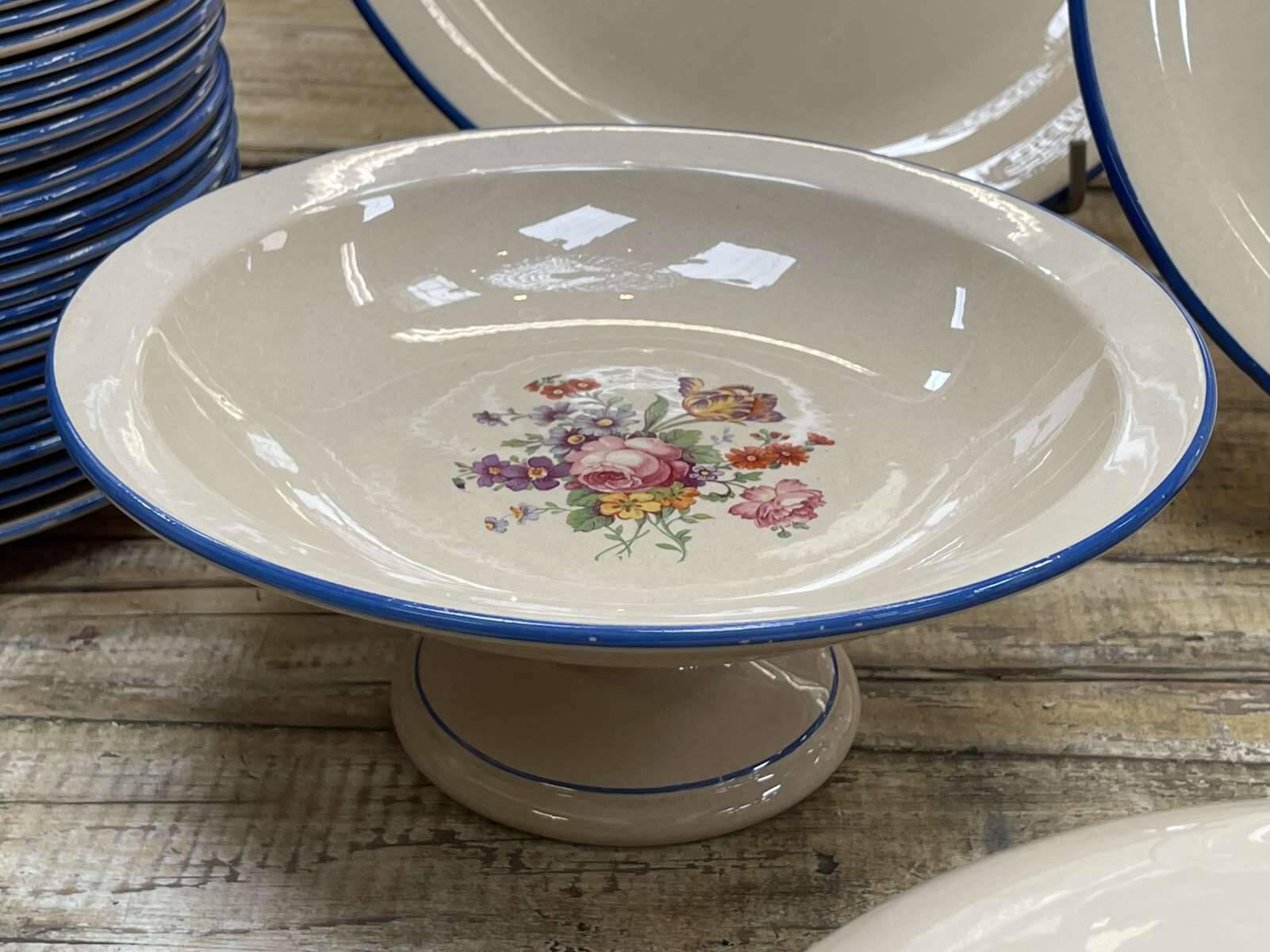 Salins Les Bains earthenware dinner service - 72 pieces