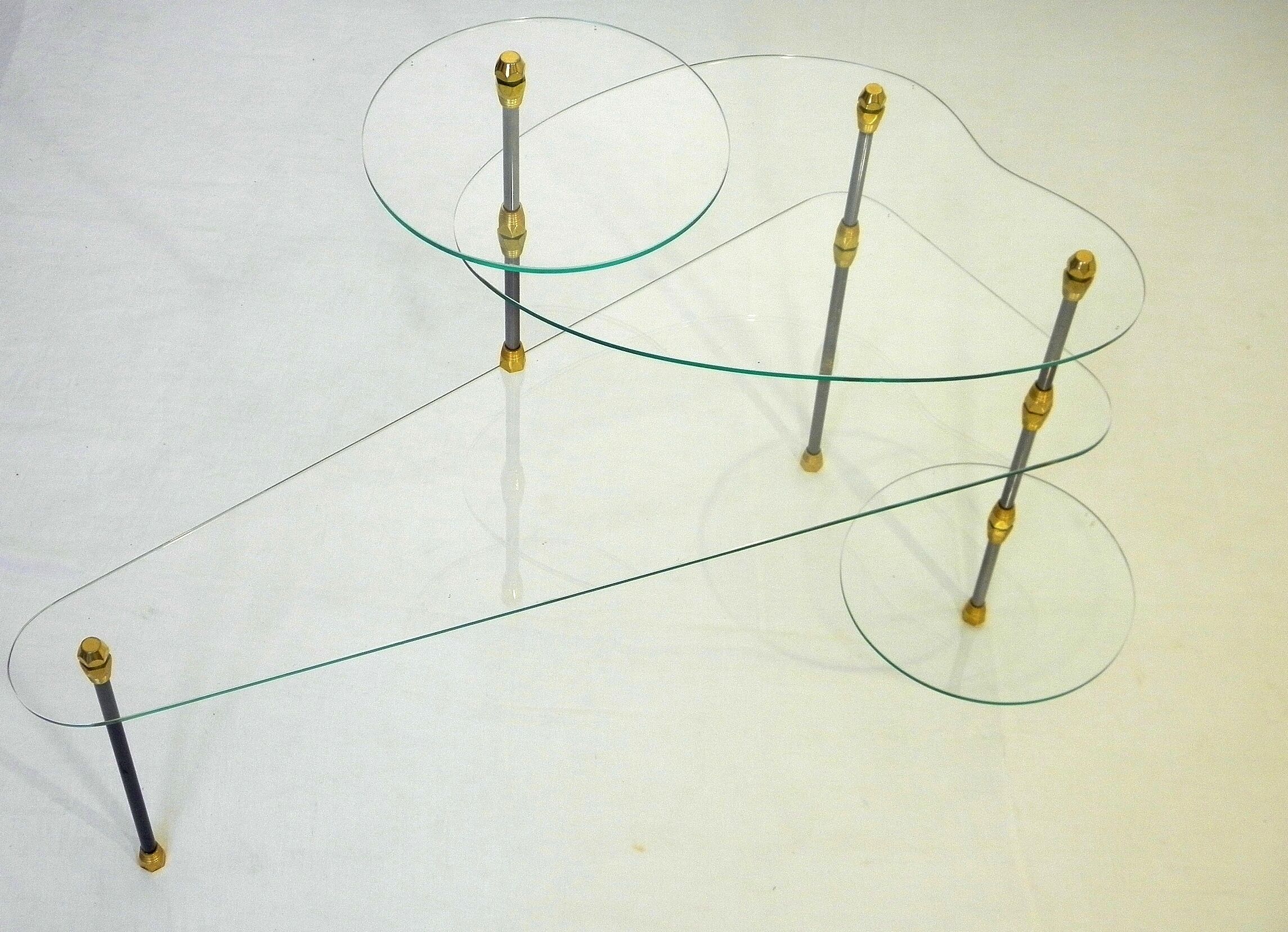 Table basse en verre et métal à plateaux modulables