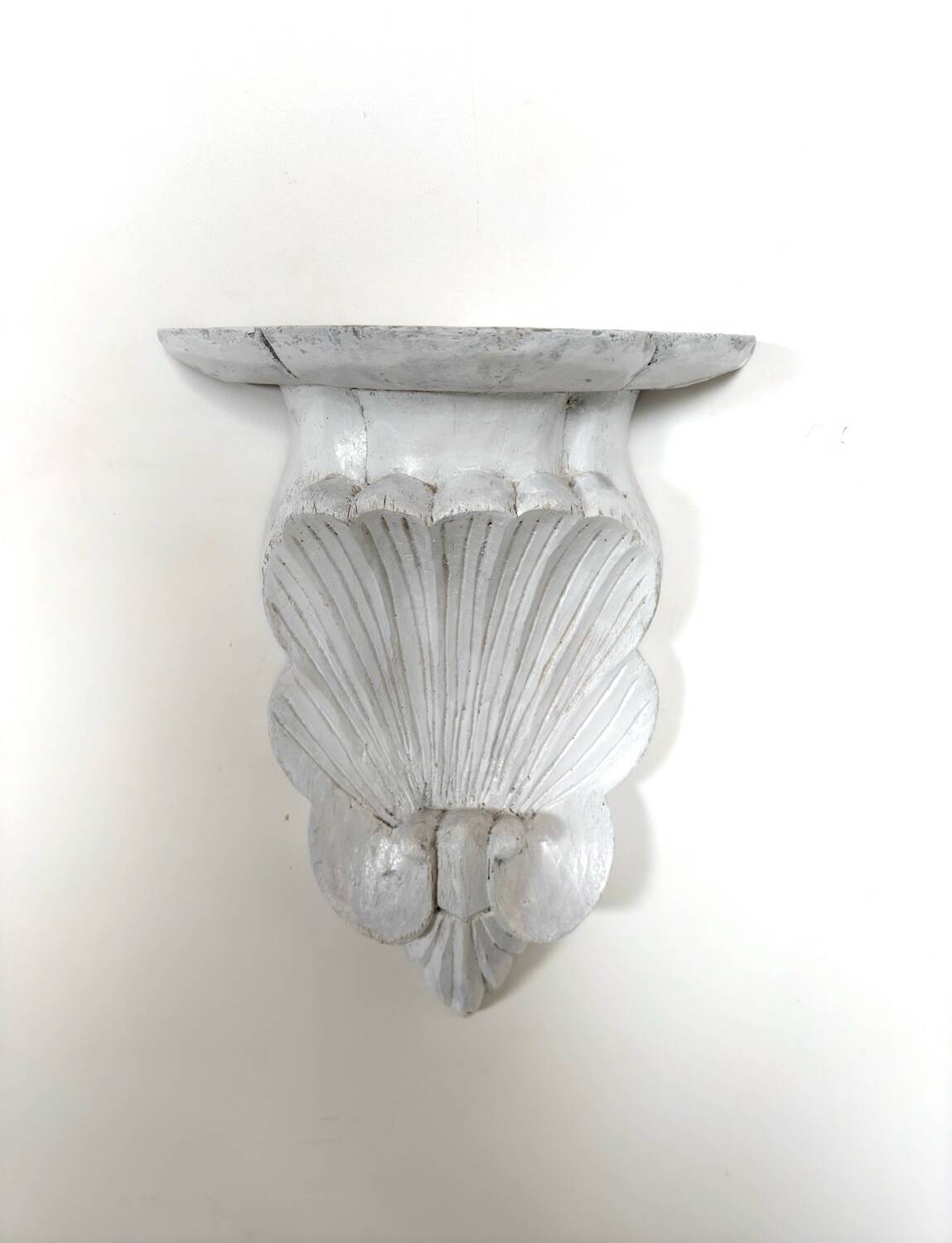 Wall shelf "Rocaille"