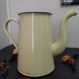 Cafetière en tôle émaillée jaune
Vintage