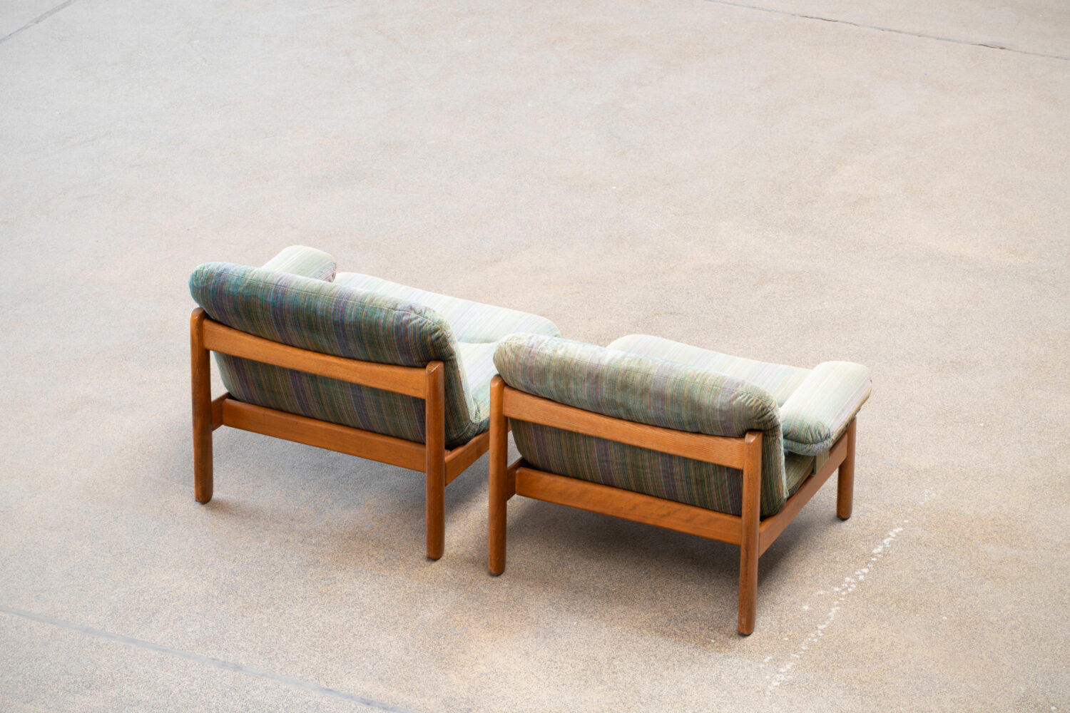 Pair of Scandinavian armchairs in teak and velvet, 1960