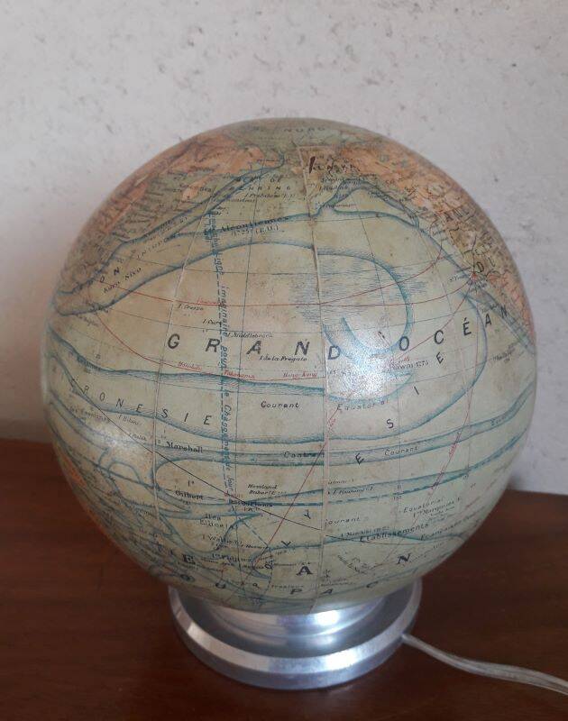 Globe terrestre lumineux J.Forest milieu XX°