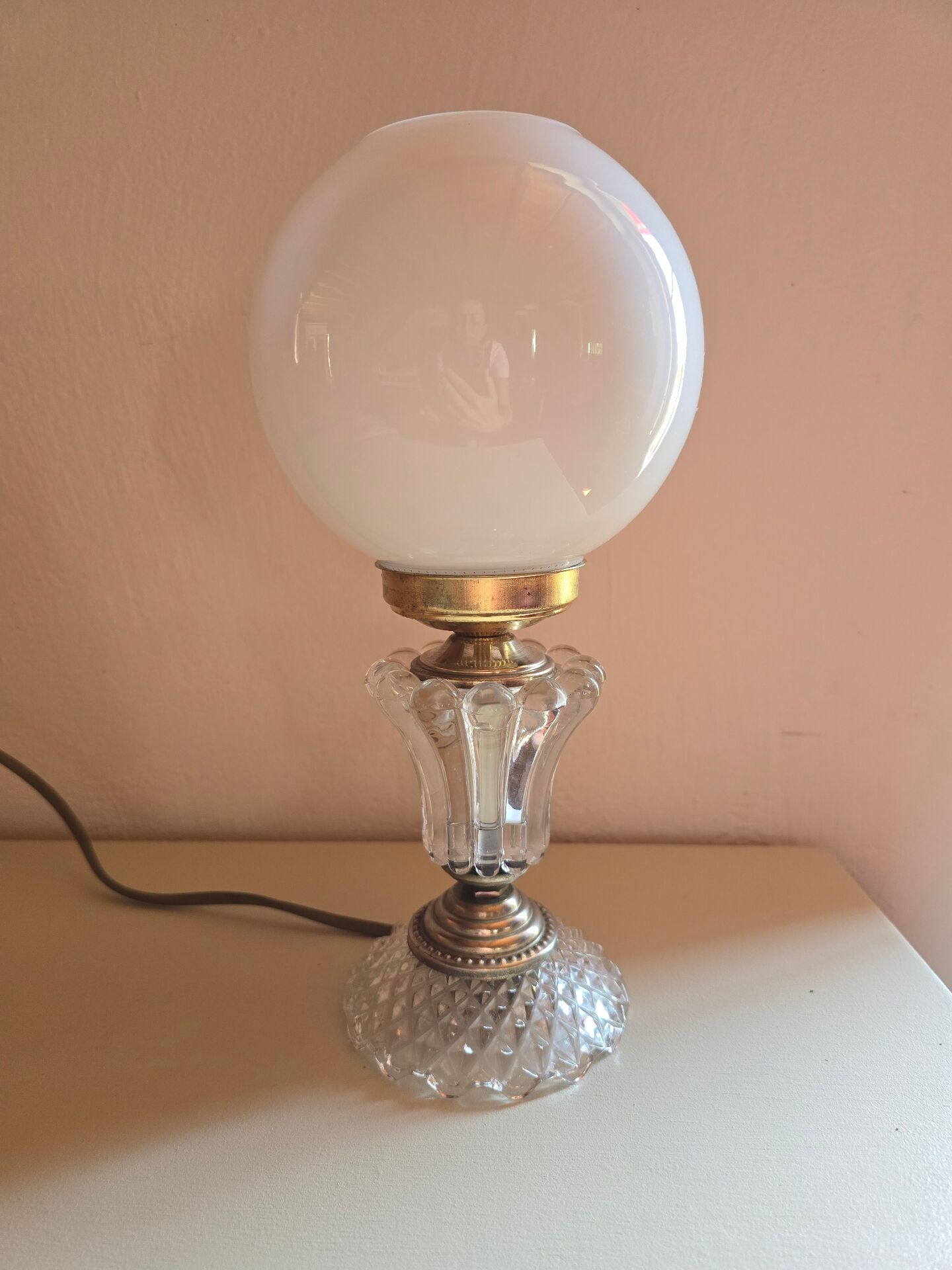 Glass lamp with white opal globe