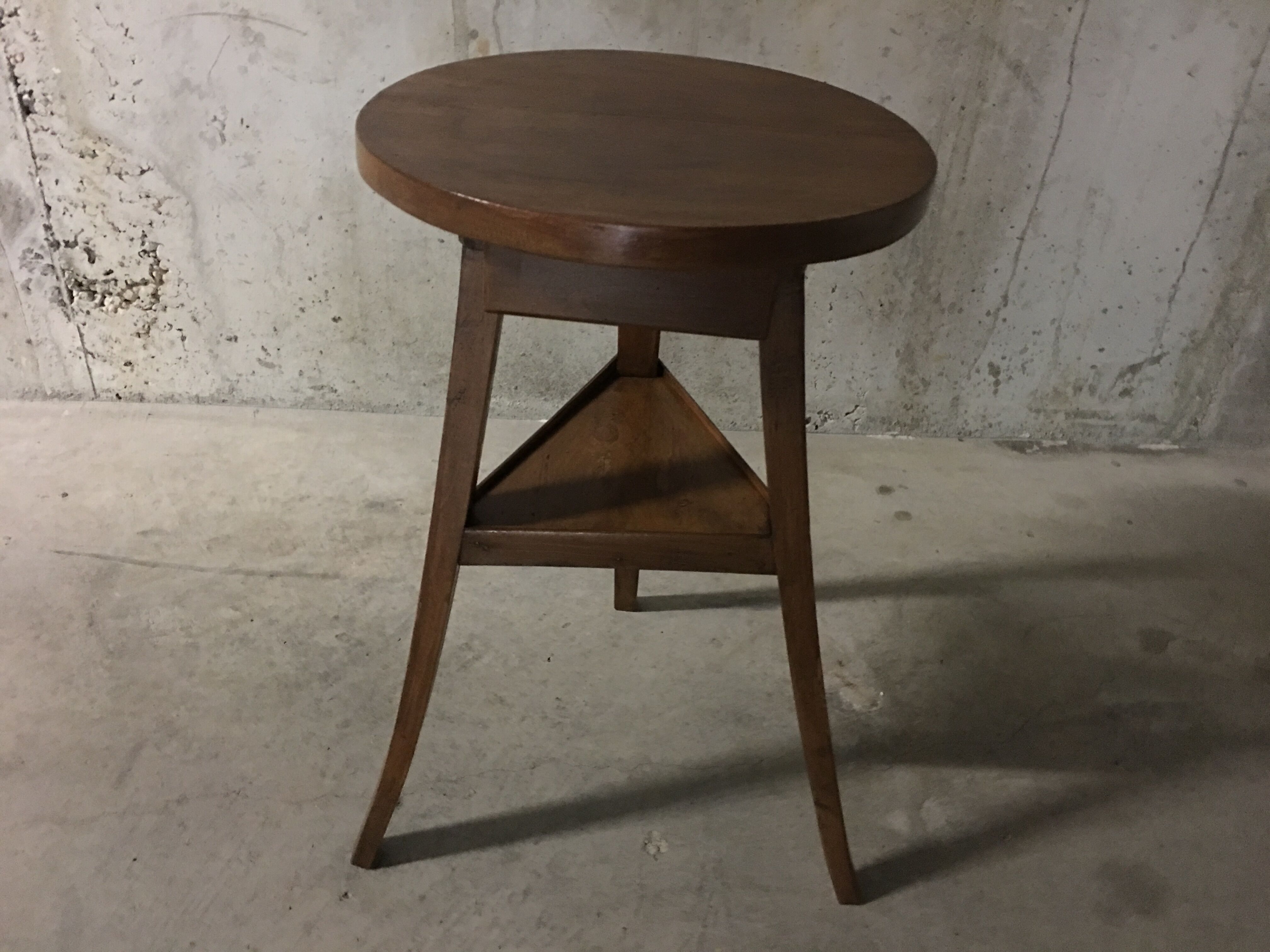 Table tripod 50 years