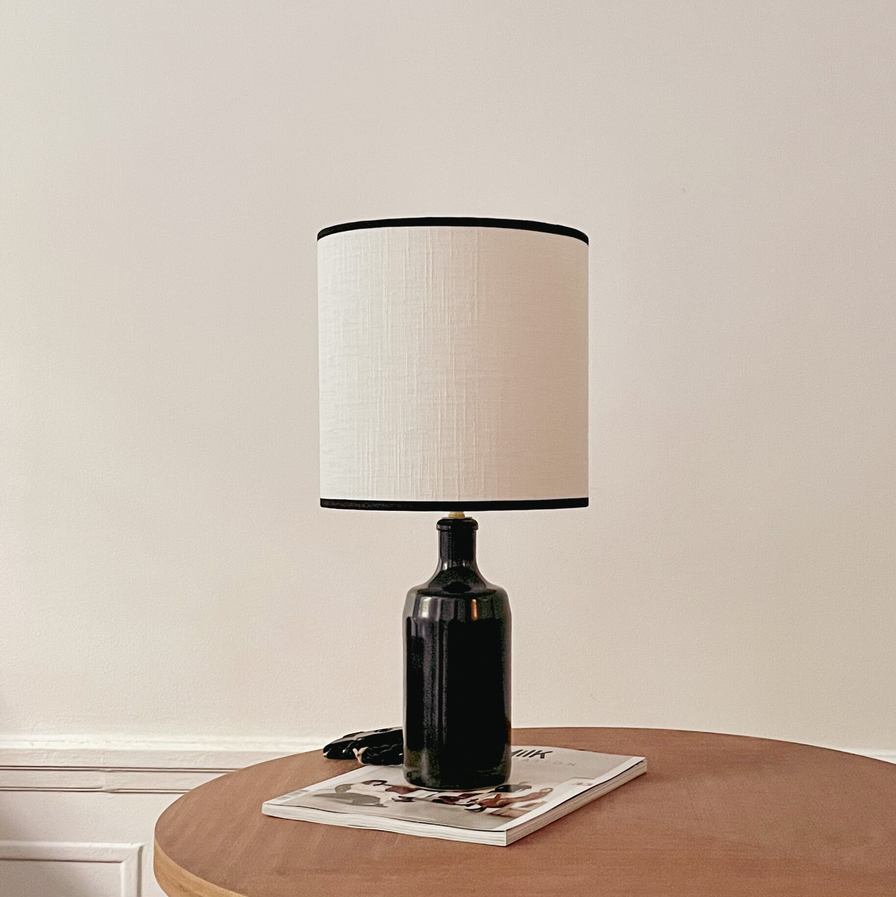 Pair lamps sandstone and linen