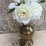 Vase en laiton doré ciselé motif floral