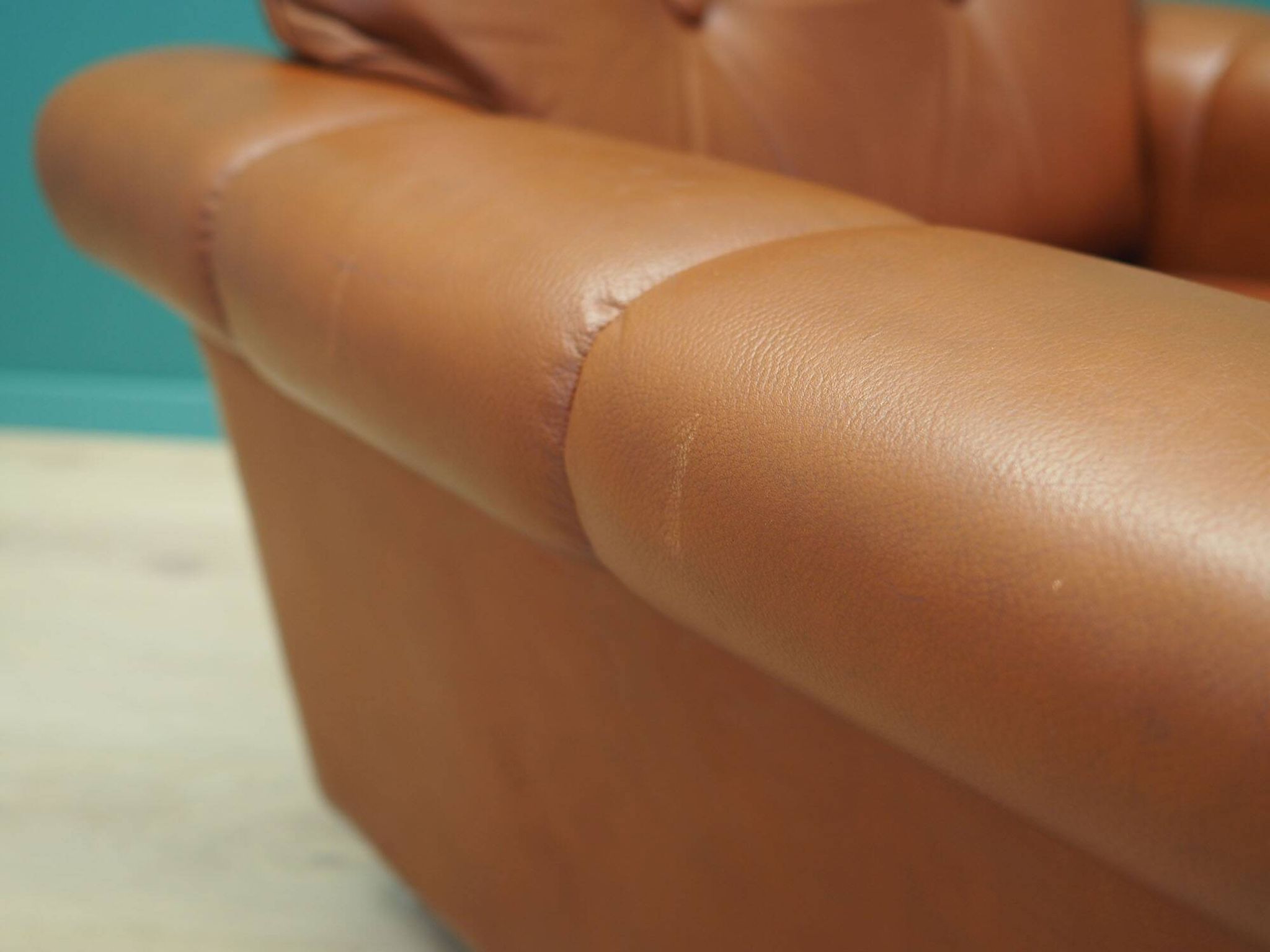 Fauteuil en cuir, design danois, années 1960, production : Danemark