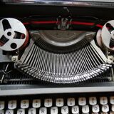 Remington brand typewriter travel riter deluxe