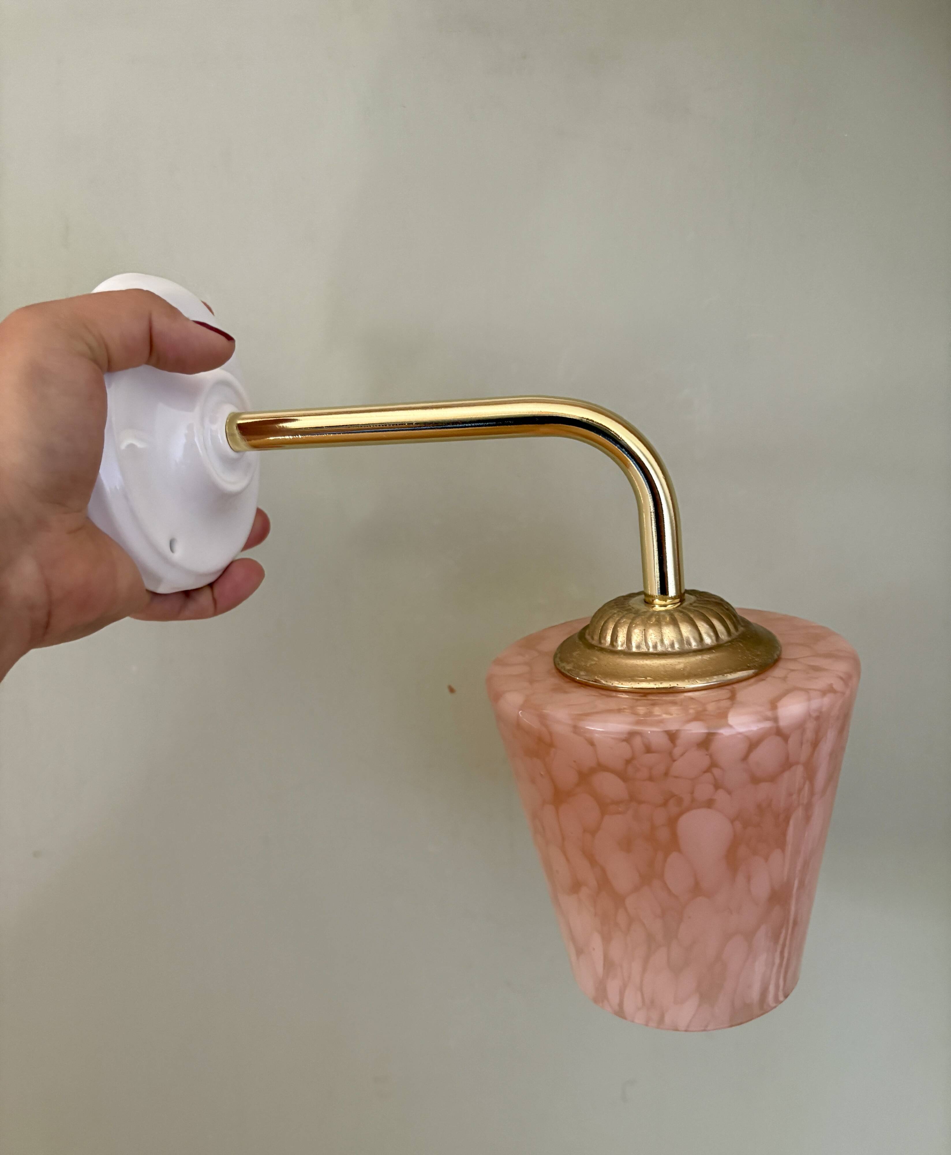 Vintage tulip wall lamp in pink Clichy glass